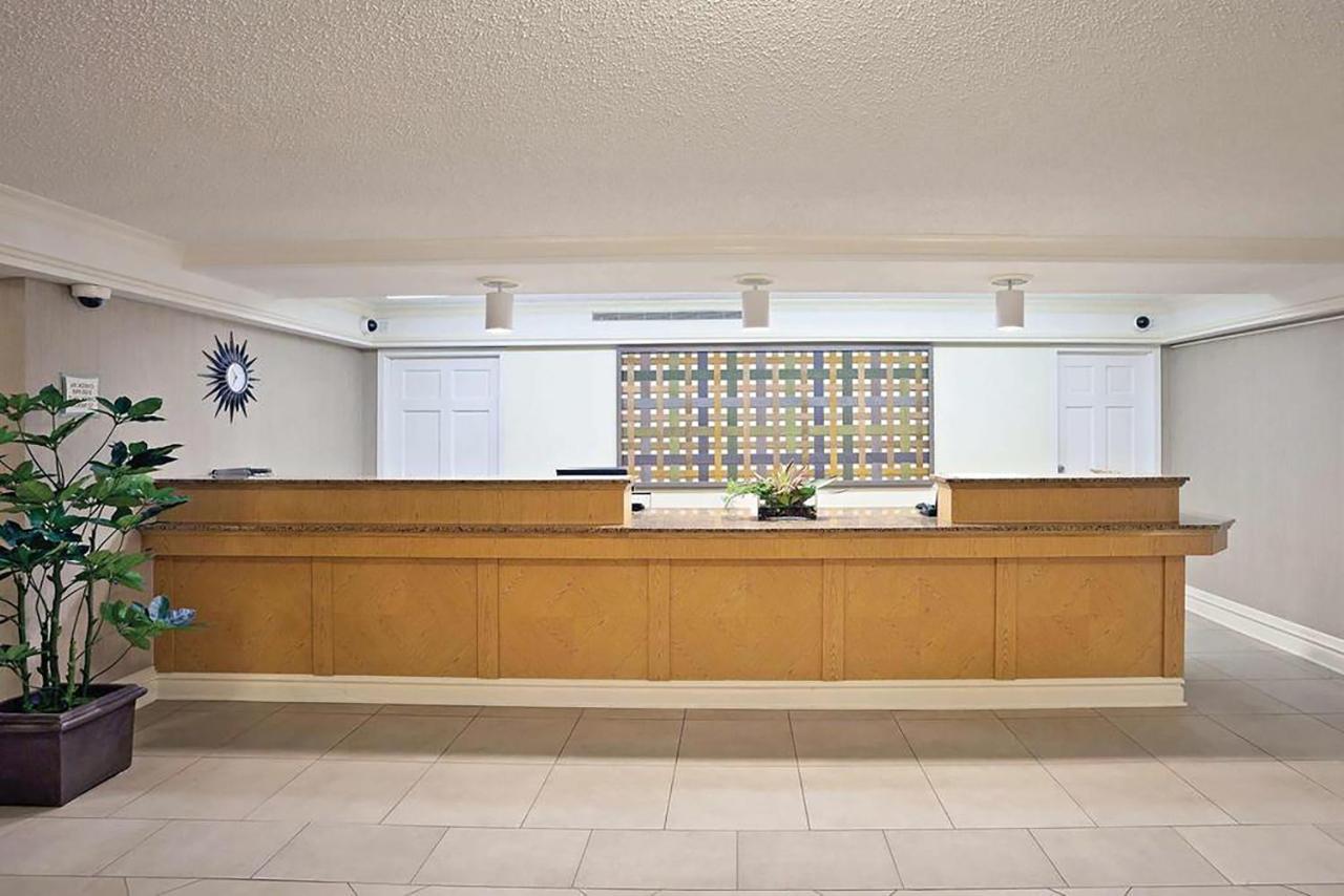 La Quinta Inn By Wyndham Merrillville Exteriör bild
